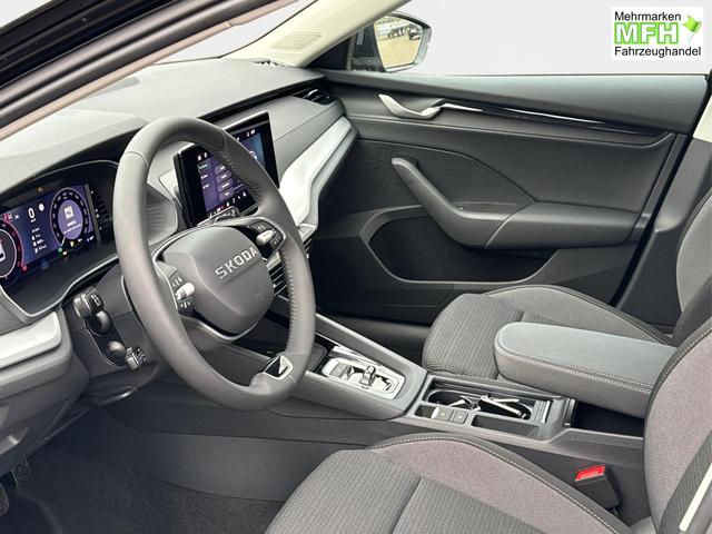 Skoda / Octavia Combi / Schwarz / / / AHK+KAMERA+ACC+EL. HECKKL+SHZ