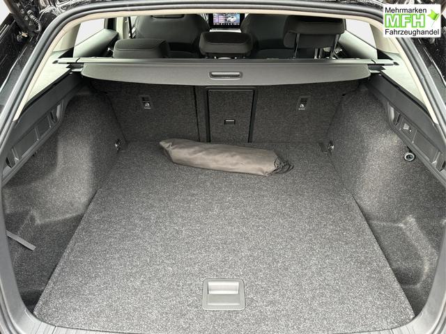 Skoda / Octavia Combi / Schwarz / / / AHK+KAMERA+ACC+EL. HECKKL+SHZ