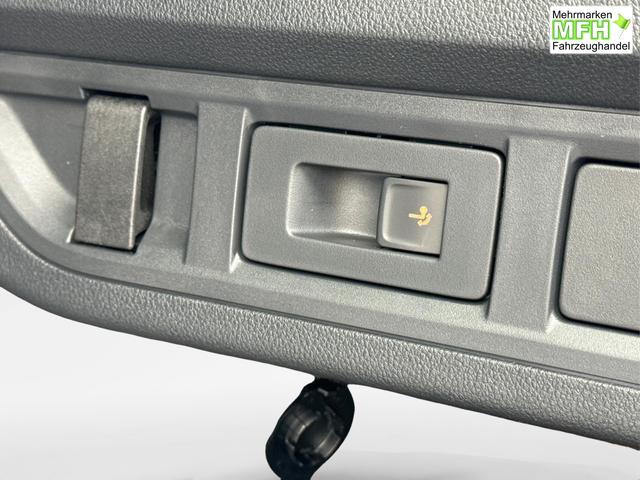 Skoda / Octavia Combi / Schwarz / / / AHK+KAMERA+ACC+EL. HECKKL+SHZ