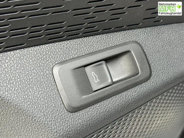 Skoda / Octavia Combi / Schwarz / / / AHK+KAMERA+ACC+EL. HECKKL+SHZ