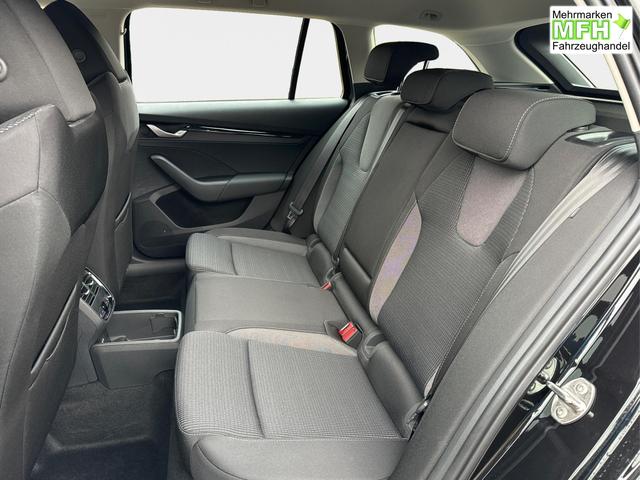 Skoda / Octavia Combi / Schwarz / / / AHK+KAMERA+ACC+EL. HECKKL+SHZ