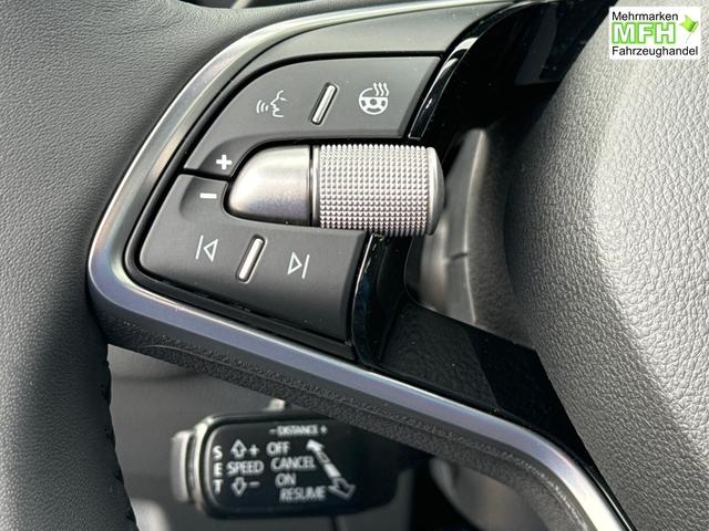 Skoda / Octavia Combi / Schwarz / / / AHK+KAMERA+ACC+EL. HECKKL+SHZ