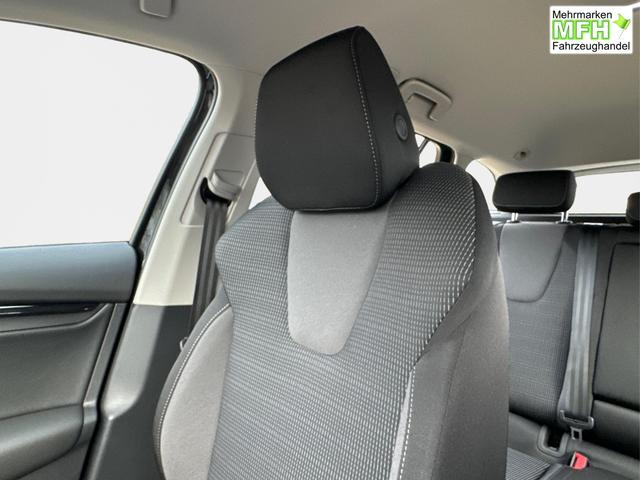 Skoda / Octavia Combi / Schwarz / / / AHK+KAMERA+ACC+EL. HECKKL+SHZ