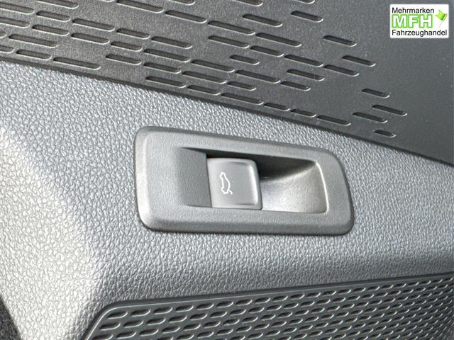 Skoda / Octavia Combi / Schwarz / / / AHK+KAMERA+ACC+EL. HECKKL+SHZ