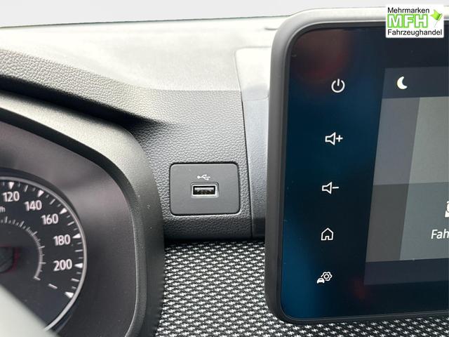 Dacia / Sandero / / / / KAMERA+SHZ + PDC+ DAB+ KLIMA