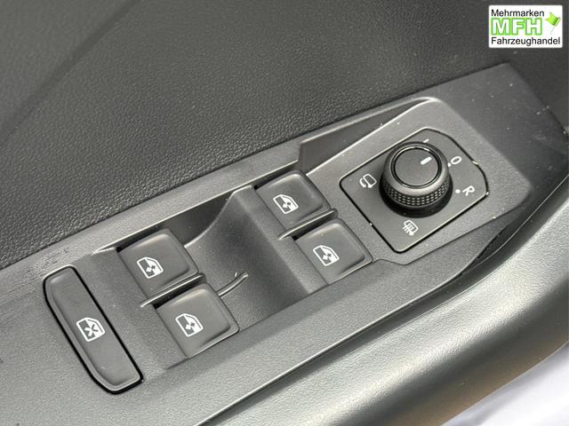 Volkswagen / T-Cross / Schwarz / / / MATRIX+KAMERA+ACC+KLIMA+SHZ+17 LM+KEYLESS