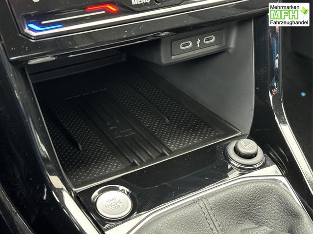 Volkswagen / T-Cross / Schwarz / / / MATRIX+KAMERA+ACC+KLIMA+SHZ+17 LM+KEYLESS