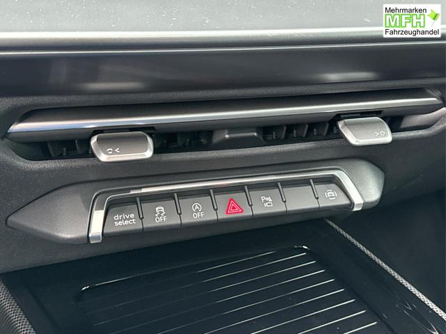 Audi / Q3 / Grau / / / *Neues Modell*NAVI+ACC+KAMERA+PDC+EL. HECKKL.+LED