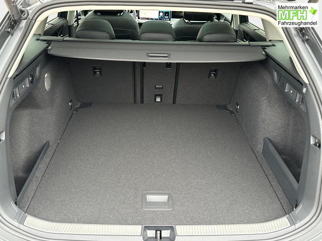Volkswagen / Passat Variant / Grau / / / DSG+PANO+NAVI+MATRIX+360 KAM+MASSAGE+ACC+18 LM
