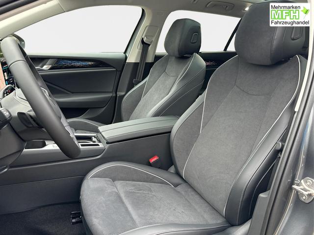 Volkswagen / Passat Variant / Grau / / / DSG+PANO+NAVI+MATRIX+360 KAM+MASSAGE+ACC+18 LM