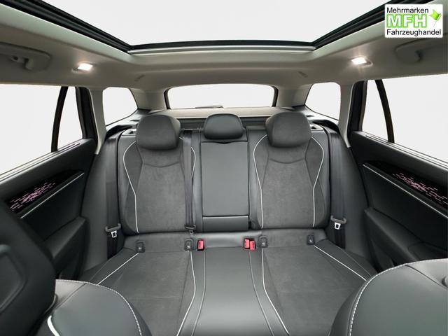 Volkswagen / Passat Variant / Grau / / / DSG+PANO+NAVI+MATRIX+360 KAM+MASSAGE+ACC+18 LM