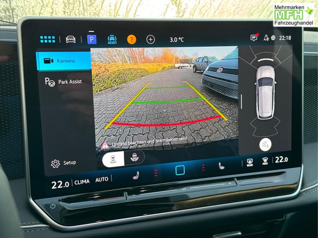 Volkswagen / Passat Variant / Schwarz / / / DSG+MASSAGE+NAVI+17 ALU+ACC+KAMERA+LED