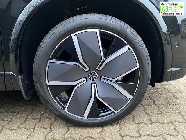 Volkswagen Tiguan R-Line Edition 4 MOT+AHK+NAVI+PANORAMA+EL.HECK.+20"ALU 