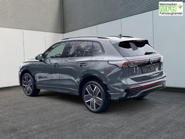 Volkswagen / Tiguan / Grau / / / PLUG-IN+PANO+AHK+HD MATRIX+NAVI+BLACK STYLE+20 LM+ACC