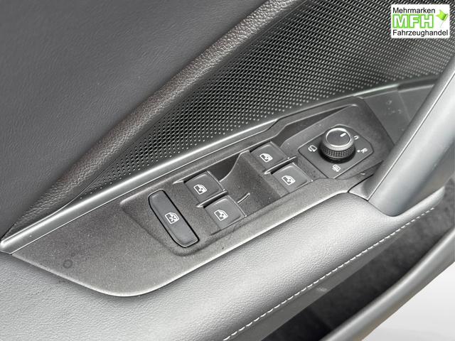 Volkswagen / Tiguan / Grau / / / PLUG-IN+PANO+AHK+HD MATRIX+NAVI+BLACK STYLE+20 LM+ACC