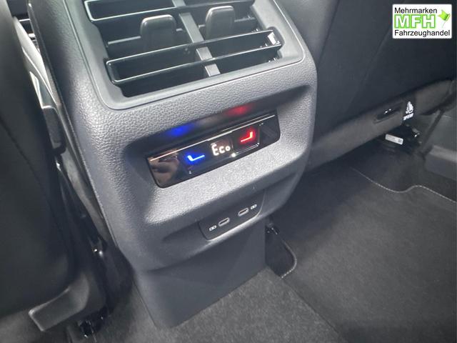 Volkswagen / Tiguan / Grau / / / PLUG-IN+PANO+AHK+HD MATRIX+NAVI+BLACK STYLE+20 LM+ACC