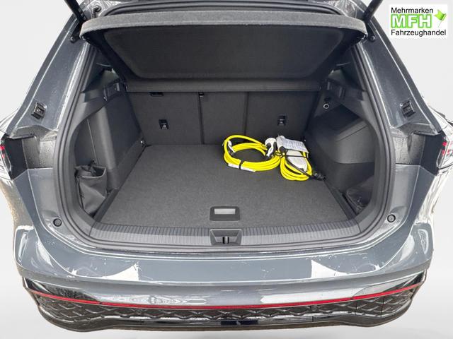 Volkswagen / Tiguan / Grau / / / PLUG-IN+PANO+AHK+HD MATRIX+NAVI+BLACK STYLE+20 LM+ACC