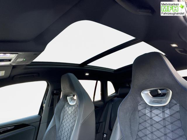 Volkswagen / Tiguan / Schwarz / / / 4 MOT+AHK+NAVI+PANORAMA+EL. HECK.+20 ALU