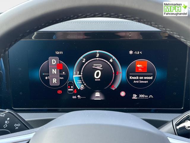 Volkswagen / Tiguan / Schwarz / / / 4 MOT+AHK+NAVI+PANORAMA+EL. HECK.+20 ALU