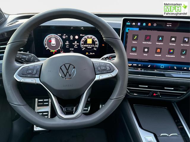 Volkswagen / Passat Variant / Schwarz / / / 4WD+PANO+AHK+HARMAN+NAVI+HUD+Matrix+ACC, Beispielbilder, ggf. teilweise mit Sonderausstattung