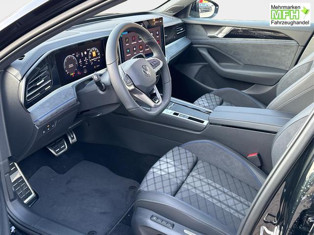 Volkswagen / Passat Variant / Schwarz / / / 4WD+PANO+AHK+HARMAN+NAVI+HUD+Matrix+ACC, Beispielbilder, ggf. teilweise mit Sonderausstattung