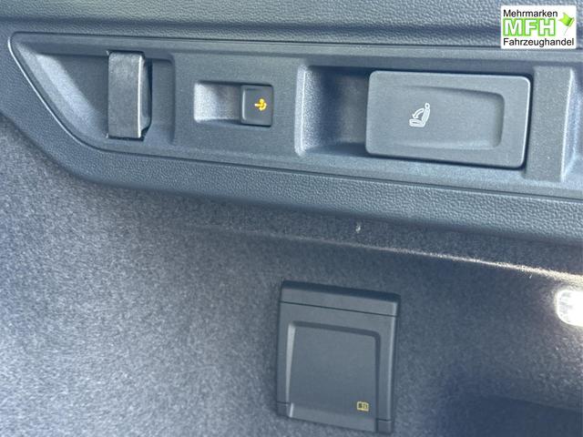 Volkswagen / Passat Variant / Schwarz / / / 4WD+PANO+AHK+HARMAN+NAVI+HUD+Matrix+ACC, Beispielbilder, ggf. teilweise mit Sonderausstattung