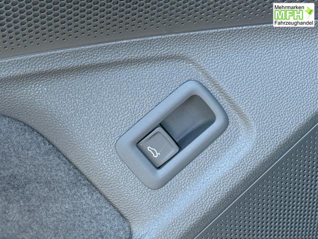 Volkswagen / Passat Variant / Schwarz / / / 4WD+PANO+AHK+HARMAN+NAVI+HUD+Matrix+ACC, Beispielbilder, ggf. teilweise mit Sonderausstattung