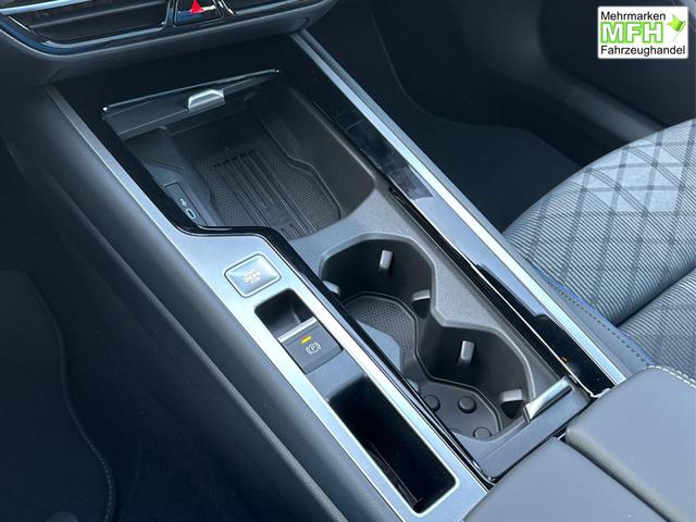 Volkswagen / Passat Variant / Schwarz / / / 4WD+PANO+AHK+HARMAN+NAVI+HUD+Matrix+ACC, Beispielbilder, ggf. teilweise mit Sonderausstattung