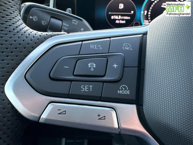 Volkswagen / Passat Variant / Schwarz / / / 4WD+PANO+AHK+HARMAN+NAVI+HUD+Matrix+ACC, Beispielbilder, ggf. teilweise mit Sonderausstattung