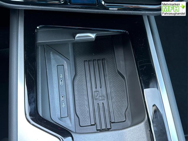 Volkswagen / Passat Variant / Schwarz / / / 4WD+PANO+AHK+HARMAN+NAVI+HUD+Matrix+ACC, Beispielbilder, ggf. teilweise mit Sonderausstattung