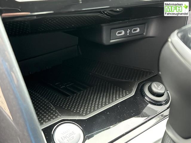 Volkswagen / T-Roc / / / / MATRIX LED+ KAMERA+ EL. HECKKL.+PDC+SHZ, Beispielbilder, ggf. teilweise mit Sonderausstattung