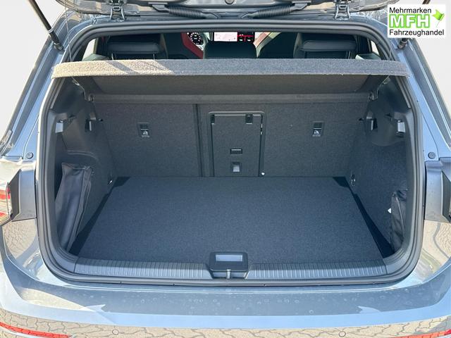 Volkswagen / Golf / / / / PANO+MATRIX+HUD+HARMAN+NAVI+360 KAMERA+19 LM, Beispielbilder, ggf. teilweise mit Sonderausstattung