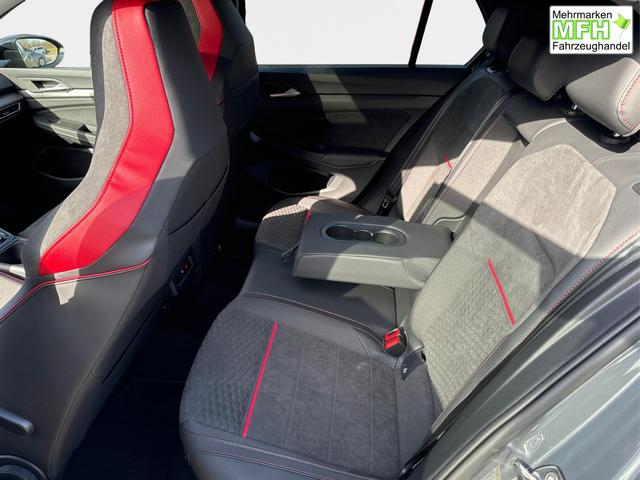 Volkswagen / Golf / / / / PANO+MATRIX+HUD+HARMAN+NAVI+360 KAMERA+19 LM, Beispielbilder, ggf. teilweise mit Sonderausstattung