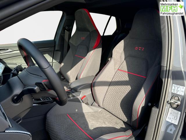 Volkswagen / Golf / / / / PANO+MATRIX+HUD+HARMAN+NAVI+360 KAMERA+19 LM, Beispielbilder, ggf. teilweise mit Sonderausstattung