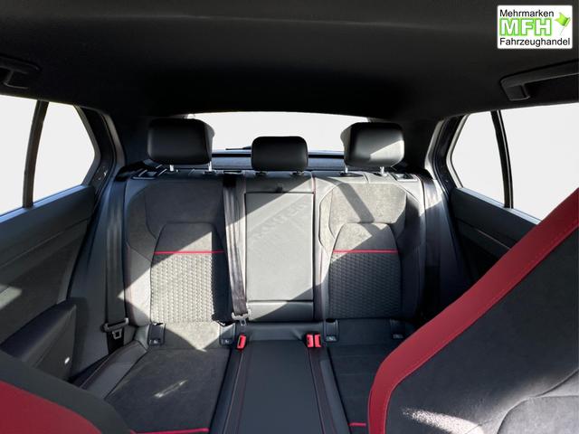 Volkswagen / Golf / / / / PANO+MATRIX+HUD+HARMAN+NAVI+360 KAMERA+19 LM, Beispielbilder, ggf. teilweise mit Sonderausstattung