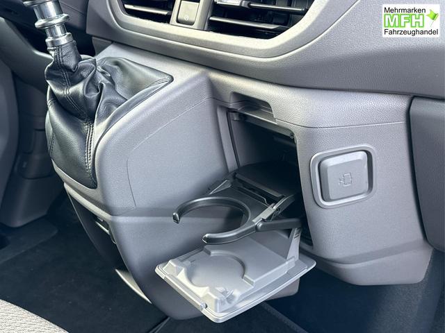 Volkswagen / T7 Caravelle / / / / LR+9 Sitze+AHK+KLIMAAUT.+KAMERA+PDC+LED