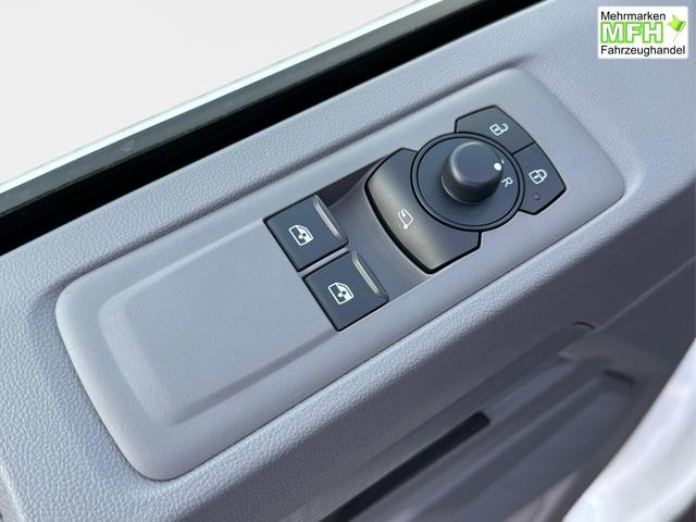 Volkswagen / T7 Caravelle / / / / LR+9 Sitze+AHK+KLIMAAUT.+KAMERA+PDC+LED