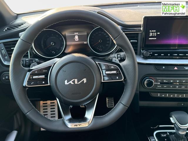 Kia / XCeed / Schwarz / / / ACC+SHZ+eHK+KAMERA+NAVI+LED+18 ALU