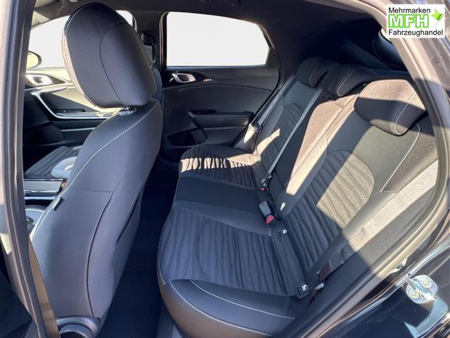 Kia / XCeed / Schwarz / / / ACC+SHZ+eHK+KAMERA+NAVI+LED+18 ALU