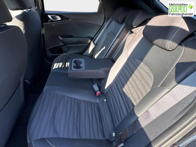 Kia / XCeed / Schwarz / / / ACC+SHZ+eHK+KAMERA+NAVI+LED+18 ALU