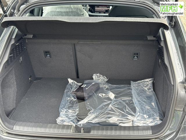 Audi / A3 Sportback / Grau / / / ACC+KAMERA+SHZ+LED+16LM+APP, Beispielbilder, ggf. teilweise mit Sonderausstattung