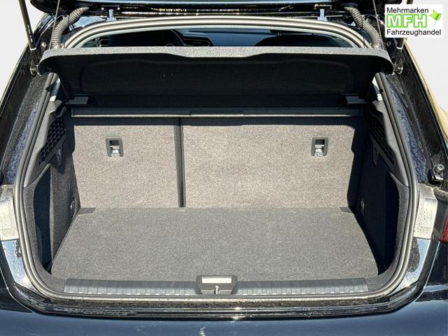 Audi / A3 Sportback / Schwarz / / / ACC+KAMERA+SHZ+LED+16LM+APP