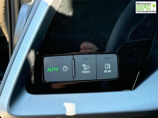 Audi / A3 Sportback / Schwarz / / / ACC+KAMERA+SHZ+LED+16LM+APP