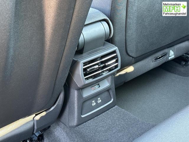 Audi / A3 Sportback / Schwarz / / / ACC+KAMERA+SHZ+LED+16LM+APP