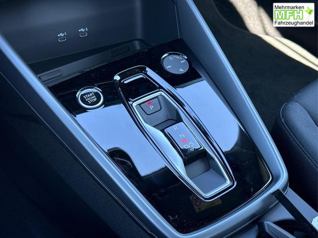 Audi / A3 Sportback / Schwarz / / / ACC+KAMERA+SHZ+LED+16LM+APP