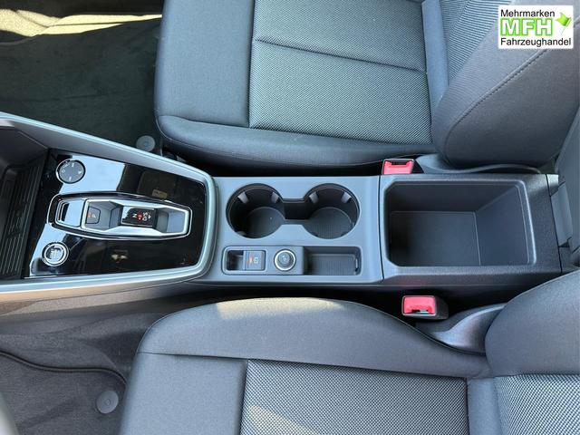 Audi / A3 Sportback / Schwarz / / / ACC+KAMERA+SHZ+LED+16LM+APP