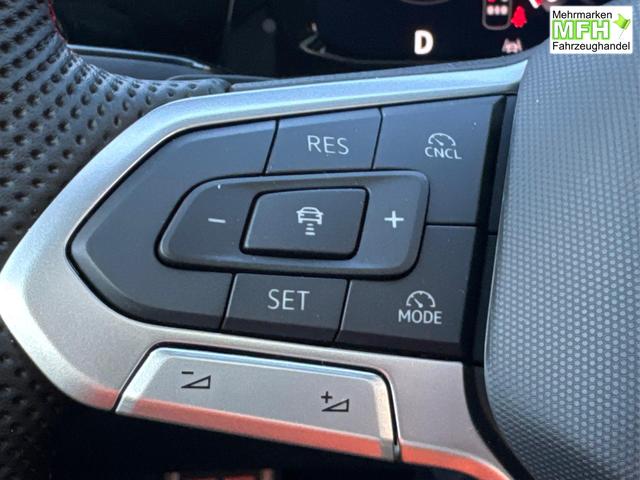 Volkswagen / Golf / Grau / / / PANO+MATRIX+HUD+HARMAN+NAVI+360 KAMERA+19 LM