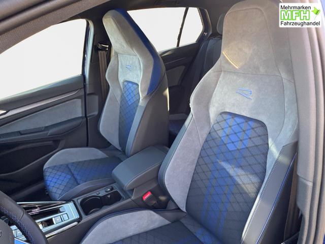 Volkswagen / Golf / / / / 4x4+PANO+MATRIX+HUD+HARMAN+NAVI+360 KAMERA+19 LM