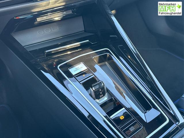 Volkswagen / Golf / / / / 4x4+PANO+MATRIX+HUD+HARMAN+NAVI+360 KAMERA+19 LM