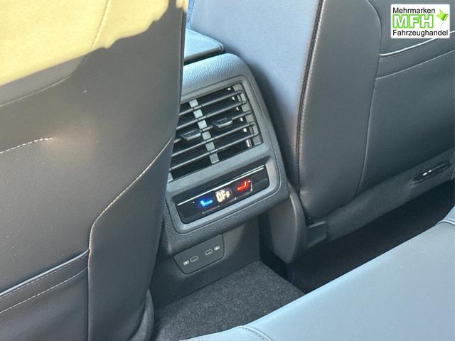 Volkswagen / Golf / / / / 4x4+PANO+MATRIX+HUD+HARMAN+NAVI+360 KAMERA+19 LM